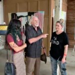 Mädchen Amick Instagram - You heard it here first, I only have 119 films to go… What an honor to direct this legend #BruceDern — thank you sir for sprinkling pure magic onto our beautiful film #reminisce 🎥✨🎬 (and note to self; try and look cuter whilst directing just in case something legendary happens 🤣) 📹: @tom__franco