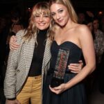 Mädchen Amick Instagram - Ugh how I’m missing this lil nugget 🥰 Turnback Tuesday to when I presented @lilireinhart the H&M Conscious Award at Variety‘s Power of Young Hollywood 2018 event. We bonded the moment we met each other over #mentalhealth advocacy during our 1st #riverdale table read and have supported each other ever since. I’m so proud of the work you have done and continue to do Lils. Love you 💚