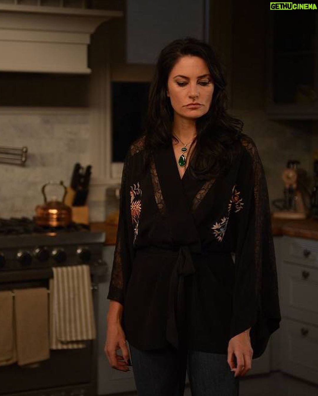 Mรคdchen Amick Instagram - Not mentioning any struck work but you know who she is and she wishes you a happy hallows eve ๐๐โโฌ๐ง๐ผโโ๏ธ๐ช ๐ฆ๐ฎโจ #ilovemyjob #imissthisjob #actoronstrike #onedaylongeronedaystronger #sagaftrastrike #sagaftrastrong #halloween #meow #bts