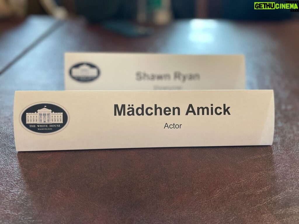 Mädchen Amick Instagram - At a very difficult time in the world, I am grateful to have been invited to the @whitehouse for a wonderful #mentalhealthroundtable discussion yesterday with @neeratanden & @stevebenjaminsc whom expressed our President @joebiden’s focus on the importance of our country’s mental health. Excited to continue the discussion on how to make meaningful improvements to #mentalhealthcare in America 💚 …and thx for the wonderful evening @ericswalwell 🙏🏼