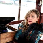 Mädchen Amick Instagram - PT 1. Giving my best Greta/Jean/Marlene aboard #mathewrhys’ sumptuous @moveablefeastny for @the.baremag a couple of weeks ago whilst visiting my favorite #nyc • photog/makeup: @tina_turnbow using @ogee • hair: @xaviervelasquez • editor/digital cover: @oliviaprimehimes • vintage clothing: @curethrift • captain: @kellifarwell #linkinbio #covergirl #thebaremag #1930s #brooklynharbor