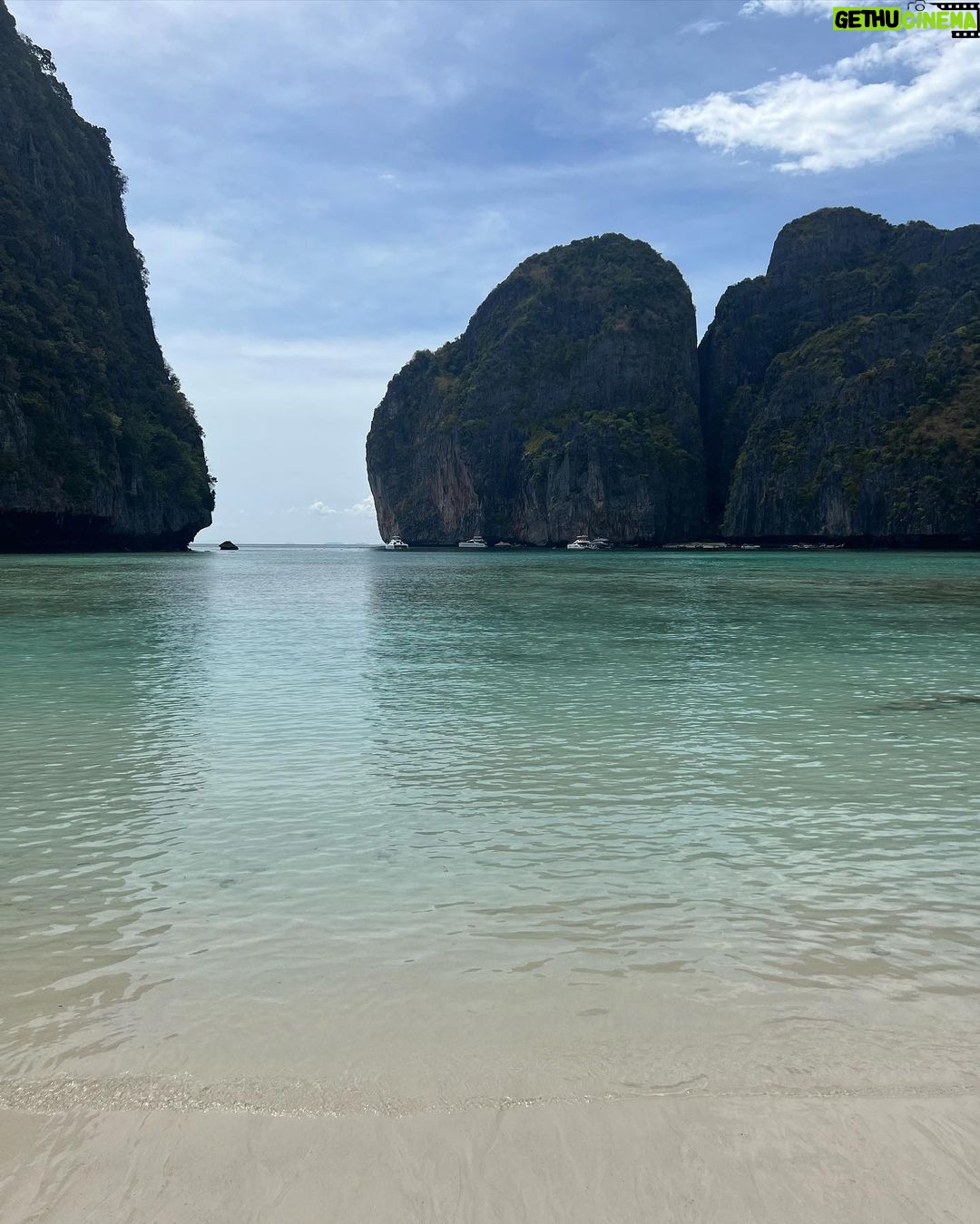 Mélanie Da Cruz Instagram - La plage 📍 Maya Bay Koh- Phi Phi