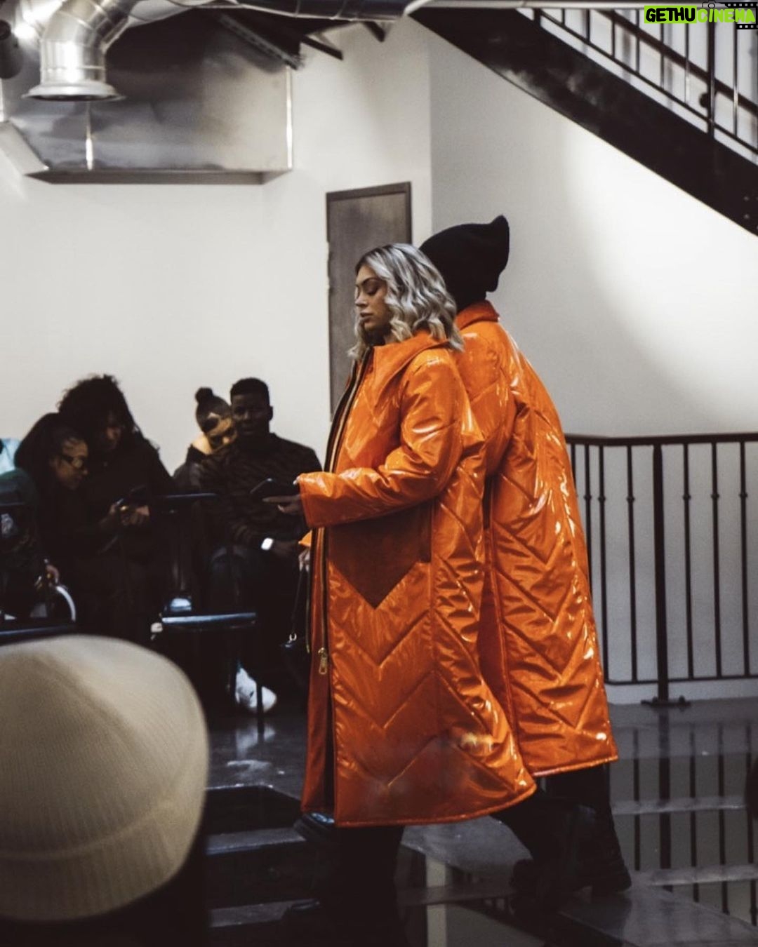 Mélanie Da Cruz Instagram - Orange is the New black 🔥 Jacket from @yoxeone 🔥 Paris, France