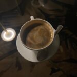 Mélanie Da Cruz Instagram - Coffee ☕️ Que la saison NETFLIX and Chill commence ☔️ 🥶 The Landmark London