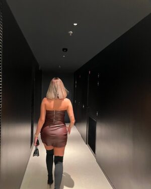 Mélanie Da Cruz Instagram - 🍷