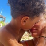 Mélanie Da Cruz Instagram – Mon petit 🦀 Amourette Plage
