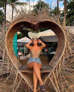 Mélanie Da Cruz Instagram - KARACOLI 🌅