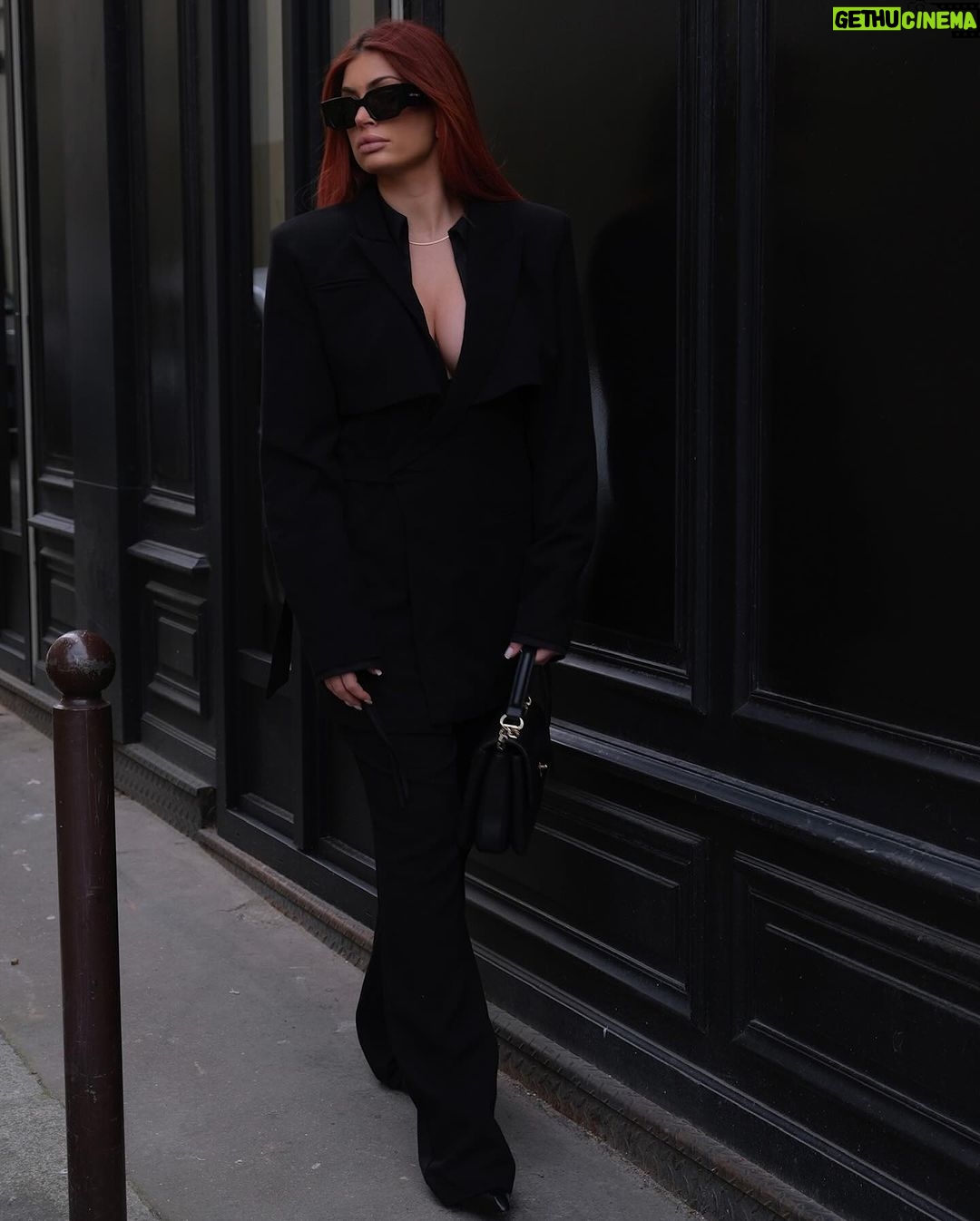 Mélanie Da Cruz Instagram - Feeling good in my black outfit🖤 LOVE 🩷 @prettylittlething Collaboration commerciale