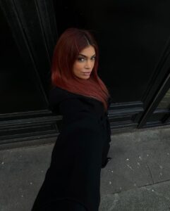 Mélanie Da Cruz Instagram - Feeling good in my black outfit🖤 LOVE 🩷 @prettylittlething Collaboration commerciale