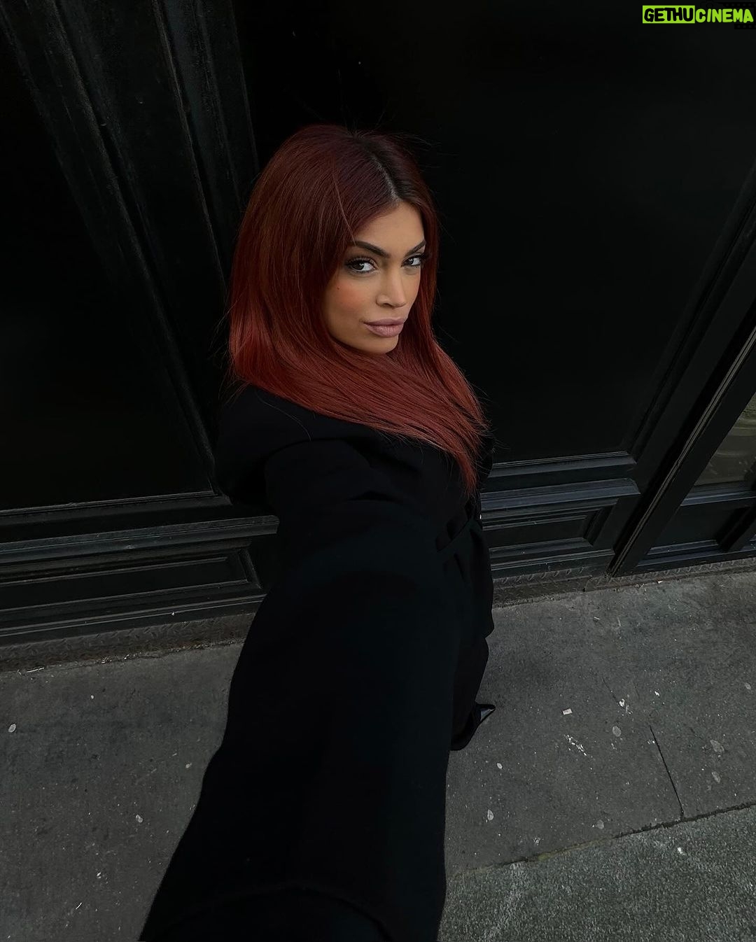 Mélanie Da Cruz Instagram - Feeling good in my black outfit🖤 LOVE 🩷 @prettylittlething Collaboration commerciale