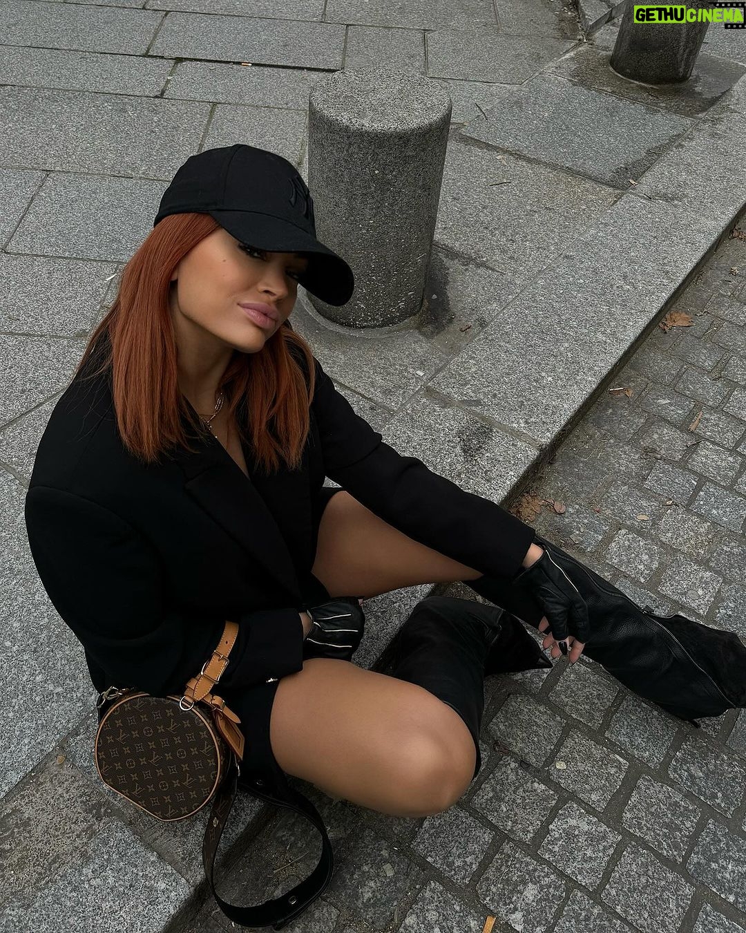 Mélanie Da Cruz Instagram - Garde du coeur ♠️ Paris, France