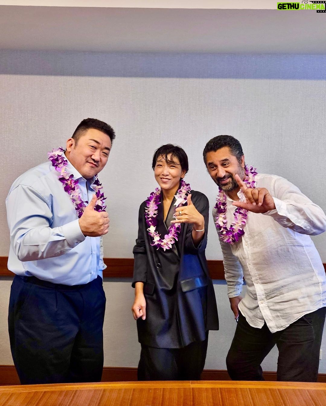 Ma Dong-seok Instagram - 하와이 인터내셔널 필름 페스티벌 범죄도시3 매버릭 상 Aloha! Thank you @hiffhawaii for the prestigious Halekulani Maverick Award. It was great to see THE ROUNDUP: NO WAY OUT back on the big screen with an amazing audience in Hawaii! Mahalo!🤙🏻