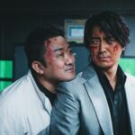 Ma Dong-seok Instagram - 8년 전, 작은 방에 앉아 현실적으로 만들 수 있을지도 모르는 이 영화의 기획을 시작했습니다. 많은 시행착오와 한계에 부딪혔지만 기적적으로 이 세상에 나왔고, 로 1269만 관객이라는 두 번째 기적을 맞이할 수 있었습니다. 그리고 오늘, 으로 세 번째 기적이 찾아왔습니다. 모든 순간을 함께 해주었던 제작진, 스탭, 배우분들, 투자, 배급, 홍보, 마케팅 등 관계자분들께 감사드리며, 각자의 위치에서 고군분투하는 모든 분들에게 조금이나마 에너지와 즐거움을 드릴 수 있도록 더욱 발전된 범죄도시 시리즈를 위해 끊임없이 정진하겠습니다. 시리즈를 사랑해주시는 관객 여러분 진심으로 감사드립니다.