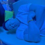 Ma Dong-seok Instagram - 촬영 중간 휴식. 머리가 안 닿네... My head hangs midair like this whenever I lay on my side.