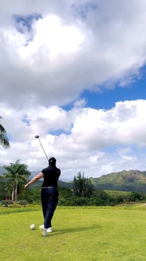 Ma Dong-seok Instagram - 난생 처음 쳐보는 골프. 이게 맞나?
First swing at golf ever... Am I doing this right?