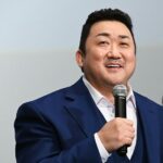 Ma Dong-seok Instagram - 犯罪都市3公開イベントのため、日本に来ました。実際見てやっぱり可愛いですか？🐻 ファンの皆さんからのお手紙、全部読みました。とても感動しました。ありがとうございました！ 범죄도시3 개봉을 위해 일본에 왔습니다. 팬 여러분에게 받은 편지 다 읽었습니다. 넘 감동했어요. 2/23 범죄도시3 일본 개봉! Japan