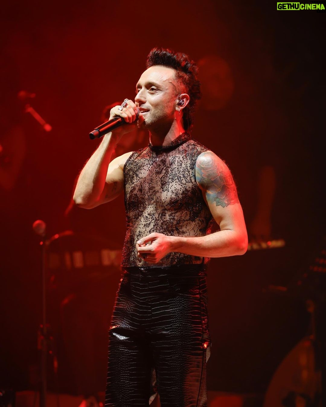 Mabel Matiz Instagram - Kendinden geçiren konserler vardır. 03.11.23 🤩❤️🕊️ @vwarena Volkswagen Arena Istanbul