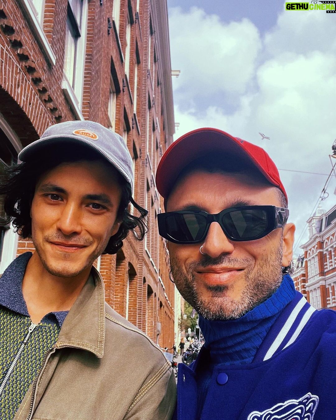 Mabel Matiz Instagram - Mini Amsterdam dump, uzun zamandır görülmeyen dostlar, spontan piknik ruhu ve gözümdeki geçmek bilmeyen o arpacık.. 🍃