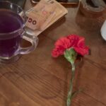 Mabel Matiz Instagram - Süreçten ortaya karışık FATİH dump ❤️‍🔥✨🌹 1- @erdi_dogan ile albümün fotoğraf çekiminden bir an. 2- Derin Olur’u yazmaya İstanbul’da başlamışım, uçakta devam etmişim ve Thames nehri kenarındaki yürüyüşümüzde tamamlıyorum, kamera @burcakadadoner’de. 3- “Kara Dantelli Gençliğimize” yaylı kaydı 😭 İstanbul String çalıyor biz ürperiyoruz. @sabisaltiel @istanbulstrings 4-Albümü yaparken çektiğim 152748 selfie’den yalnızca biri. 5- Şu masanın dili olsa da konuşsa! Gece, last unicorn ve bizim çocuklar [‘22-‘23 kışı özel] @cilibob @kardelenkoker @__vibeshifter__ 6- Müphem’in ilk karalamalarından biri.❤️‍🩹 7- @hellopsychaleppo ile efsane Erekli Tunç stüdyosunda Uçkun’un final prodüksiyonunu yaparken. 8- “Aferin” klibi çekimi sırasında, Berlin’de. @ozel_osman 9- Lansman partisinin sonlarına doğru. @anilcan_ @karaktermusic | shot by @cansubogulski 10- Bizim salonda sıradan bir akşamüstü. 🫠🤦🏻‍♂️💘🫂