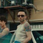 Mabel Matiz Instagram - “Fatih” albümü ve albümle beraber yayınlanan “Numaracı” video klibi yayında! Emeği geçen bütün çalışma arkadaşlarıma teşekkürler, öpücükler! Çok çalıştık, çok eğlendik, hepinize minnettarım. Albümü daha uzun uzun konuşacağız, konu çok. Bugün “Numaracı” ile dans edelim mi? 🤩❤️✨🪐🌹 Söz / Lyrics: Mabel Matiz Beste / Music: Mabel Matiz, Murad Güner Prodüktör / Produced by: Mabel Matiz & Emre Malikler Executive Producer & A&R: Ozan Korkmaz Beat Programming, Synth, Guitar: Emre Malikler Ud: Altuğ Öncü Yaylılar: İstanbul Strings Back Vocal: Ceren Deniz, Kardelen, Buğra Uğur Vokal Coach: Nilüfer Çelik Vocal Recording Engineer: Ali Büyük Mixing: Sabi Saltiel Mastering: Aran Lavi Yapım / Producer: Pose Records Director / Yönetmen: Cenan Çelik Görüntü Yönetmeni / DOP: Can Dolu Yürütücü Yapımcı / Executive Producer: Tugay Çolak Ortak Yapımcı / Co-Producer: Ozan Korkmaz Kostüm Tasarım / Styling: Anıl Can Performance: Furkan Yılmaz, Katia Ornella, Alexey Nemow, Darya Kozina, Gülnara Golovina, Ruslan Elle Casting: Cem Yakupoğlu, Ansar Kamaalov, Taha Kemal Demiroğlu Production Director: Batuhan Akyüz Production Assistant: Defne Bilgen Location Manager: İsmail Çiftçi Makeup Artist: Burcu Taş Saç / Hair: Mustafa Akgül Backstage Manager: Ceyda Candaş Camera Assistant: Fırat Levenderoğlu Camera Assistant: Yunus Köse Set Director: Selim Özdamar Steadicam: Yusuf İmamoğlu Set Assistant: Sinan Dinler, Ersin Bıyık, Mustafa Furkan İrik Photographer: Gökhan Göktaş Kapak Tasarım: Pelit Oğuzcan Kurgu / Edit: Ozan Okay Renk / Color: Oğuz Birgölge Çeviri / Translation: Nazım Dikbaş Label: Pose Records Teşekkürler / Thanks: Murad Güner