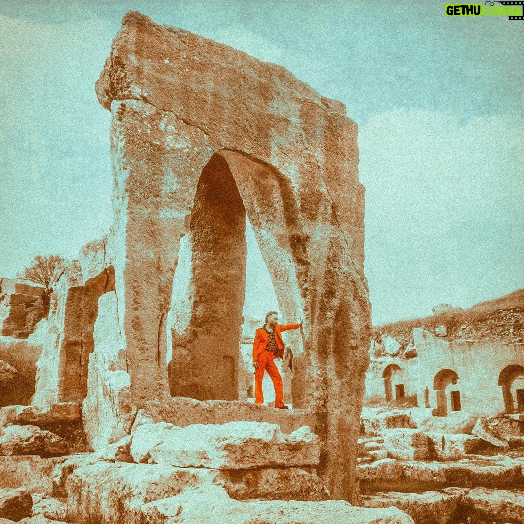 Mabel Matiz Instagram - UÇKUN feat. Hello Psychaleppo 🤩 05.05.23 Söz / Lyrics: Mabel Matiz Beste / Music: Mabel Matiz Prodüktör / Produced by: Hello Psychaleppo Beat Programming, Synth, Bass, Percussion, Fx: Hello Psychaleppo Bağlama: Volkan Kaplan Back Vocal: Ceren Deniz Live Recording Studio: Erekli Tunç Vocal Coach: Nilüfer Çelik Vocal Recording Engineer: Ali Büyük Mixing: Sabi Saltiel Mastering: Aran Lavi Kapak Fotoğrafı: Ömer Berkli Artwork: Devran Co. Styling: Anıl Can Label: Pose Records