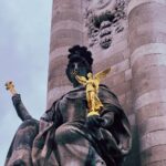 Mabel Matiz Instagram – Oh là là! 
ya da 
Seni düşündüğüm birkaç andan başka Paris, France