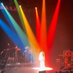 Mabel Matiz Instagram - Londra için söylenecek çok şey var ama kelimelere tam da itimadım yok. 🤩 Özetle “love at first sight” diyebilirim. @barbicancentre’daki şahane konser akşamında bizimle olan tüm dinleyici dostlarımıza ve bu buluşmayı mümkün kılan @piuent’e teşekkür ederim. ❤️ İçinde Müren-Bowie kırması bir popstar gibi hissettiren, aşık olduğum outfit’im için muhteşem @zeyneptosunofficial’a çok teşekkür ederim. Kısa ama ilham dolu Londra keşif turuma eşlik eden herkese ayrıca teşekkür ederim. 😋 Son olarak; dear “Feel It”, I totally felt it. 😈👅 London, United Kingdom