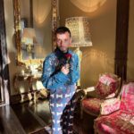 Mabel Matiz Instagram - Gecikmiş ‘Karakol 1. ay postu’ 🥀 6. haftaya hâlâ trend’lerde giriyor oluşumuz halis mi? ❤️‍🔥 Ayrıca: #YayınlanmamışSözlerVardır #AlternatifSözlerleKarakol2YapmaFikriÇıkAklımdan #DedimAmaKalbimSankiKarakolda