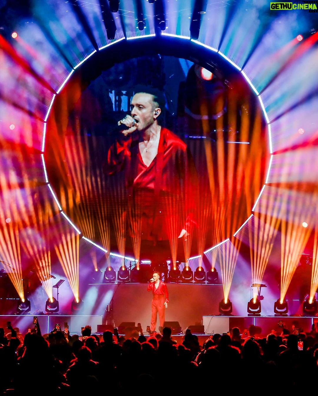 Mabel Matiz Instagram - VW Arena 3. Gün 3 gün peşpeşe sold out olan Arena konserlerimiz için tüm ekip arkadaşlarıma, orkestrama ve siz dinleyicilerimize gönülden teşekkür ederim. ❤️✨🧿🔗💫🙏🏻🫂 Fotoğraf: @serkanaliciftci Volkswagen Arena Istanbul