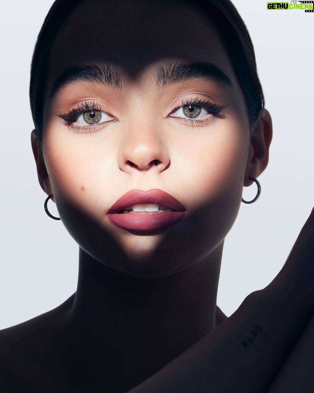 Macarena García - 354.6K Likes - V is for ̶V̶a̶l̶e̶n̶t̶i̶n̶e̶’s̶ Vinyl ❤️🔥💄.
El tono Coy de Super Stay Vinyl Ink de @maybelline es un must para celebrar este día. 😍