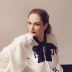 Macarena García Instagram - Hoy cumple años mi héroe, no hay mujer con más resiliencia que ella. Gracias por enseñarme a sanar, a perdonarnos, a vivir cada emoción, a amar al máximo y cuando nos toque llorar, llorar tormentas y aceptarlo. Gracias por ser dura y fuerte, por ser mi papá y mi mamá al mismo tiempo, por enseñarme que una reina nunca agacha la cabeza y por enseñarme que no hay amor más puro que el tuyo. Gracias por ser sensible y enseñarme que está bien serlo. Gracias por ser la persona que más me protege en este mundo. Eres la mejor mamá que pude haber tenido, eres única. Te admiro y respeto tanto. 🤍 Mi panda