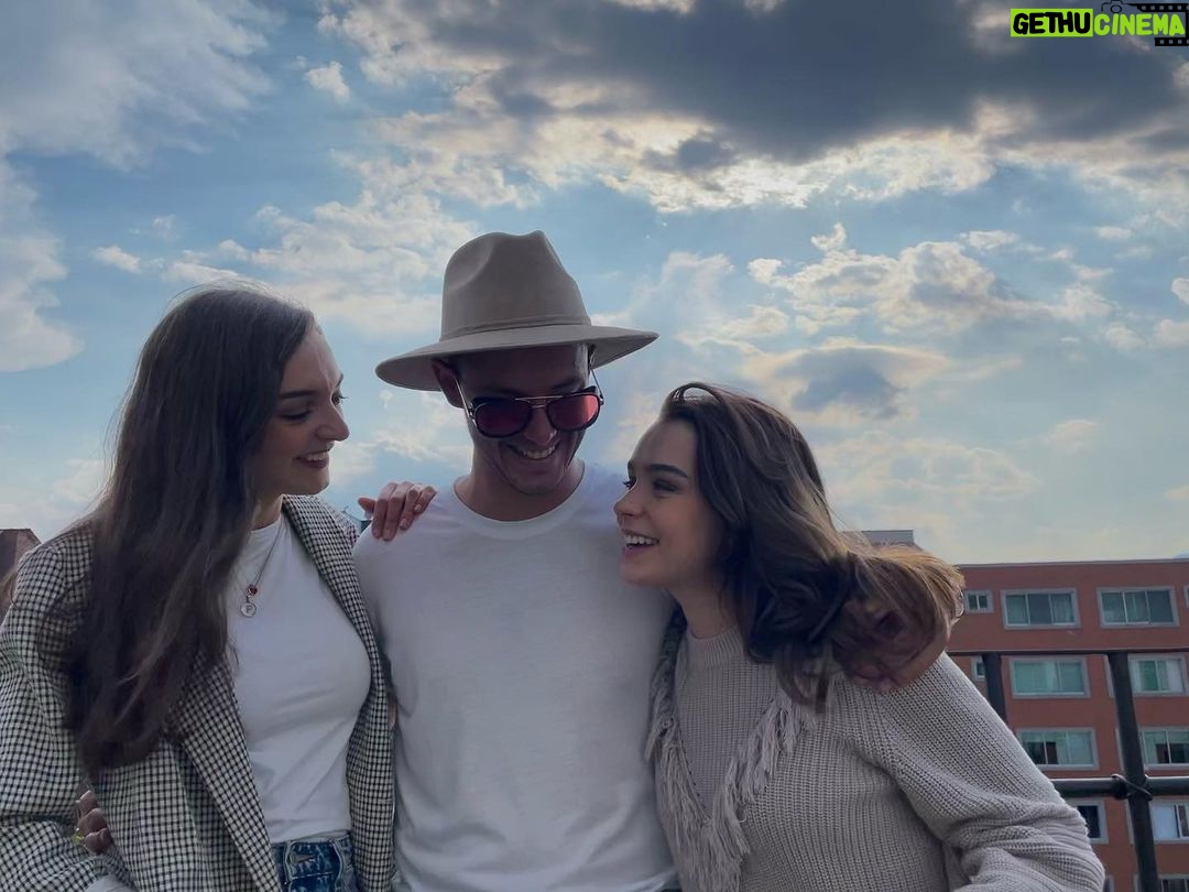 Macarena García Instagram - Feliz cumpleaños al mejor hermano del mundo, gracias por cuidarnos, amarnos y siempre sacarnos una sonrisa 🤍 te admiro y amo mucho