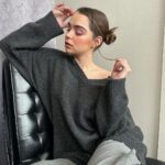 Macarena García Instagram – Looks can kill and I might try 

@stradivarius #stradilooks