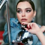 Macarena García Instagram – Never too intense‼️
Amo mi mirada de impacto con Tattoo Liner & Brow de @Maybelline 🖤 delineado y cejas perfectas a prueba de agua con la más larga duración 💯 #Maybelline #CruzaLaLinea Plaza del Nuevo Volador
