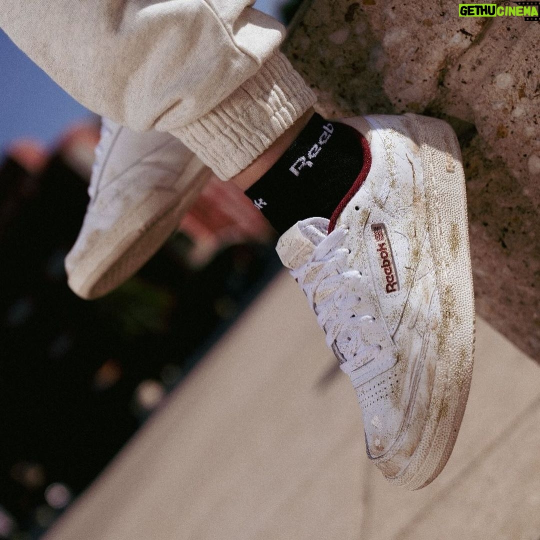 Macarena García Instagram - Estoy muy emocionada por compartirles la campaña “Fomo is Dead”, la cual marca el inicio de una increíble aventura con mi nueva familia Reebok. Fomo Is Dead te invita a perderle miedo a ensuciar tus sneakers y que junto con ellos vivas nuevas historias y experiencias. #pisadossevenmaschidos #fomoisdead @reebokmx
