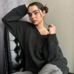 Macarena García Instagram – Looks can kill and I might try 

@stradivarius #stradilooks