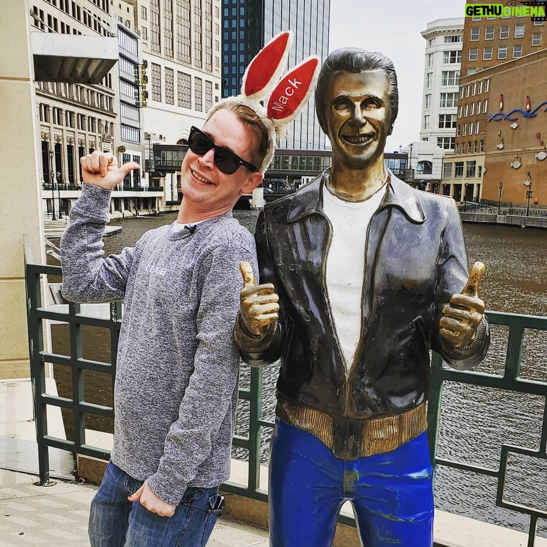 Macaulay Culkin Instagram - I met Henry Winkler, but he was really quiet and barely moved. Some kind of performance art thing I guess. The Bronze Fonz