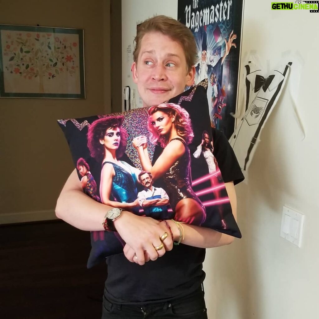 Macaulay Culkin Instagram - Took a meeting at @netflix and all I got was this pillow/I may have stolen a pillow. #netflixpolice