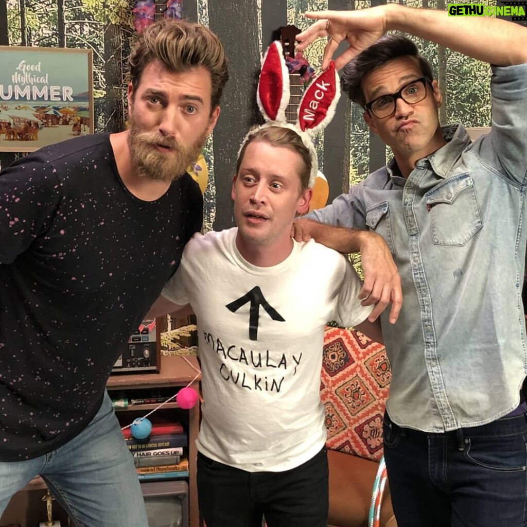 Macaulay Culkin Instagram - I made some new friends over at @rhettandlink GMM show. We played with bunnies! It's on YouTube right now. Go check it out.