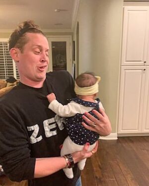Macaulay Culkin Instagram - I'm a natural! #parenting