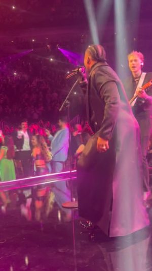 Machine Gun Kelly Instagram - danza kaduro with the legend himself. @donomar 🙏🏻 amo la communidad latina