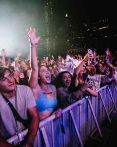 Macklemore Instagram - NYC 🍎...The only outside show of the tour. First day of fall. Friday night. It just felt right. The wind coming off the East River couldn’t stop the beautiful people of NY. With the Brooklyn Bridge as our backdrop we went in. I always love NY shows and last night just reaffirmed it. Next stop… Philly 🔔 New York, New York
