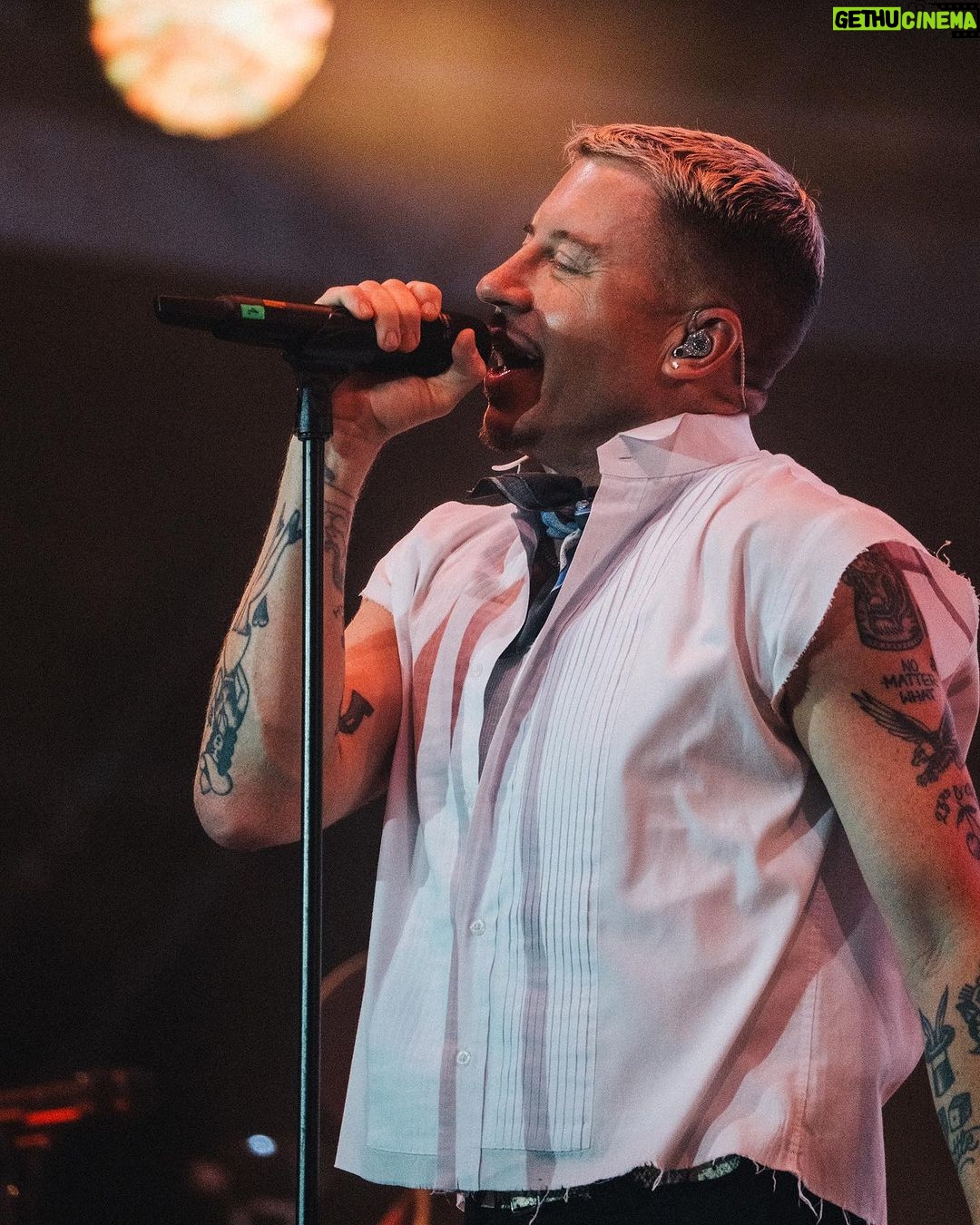 Macklemore Instagram - The Czech Republic moved my spirit. 45,000 deep. Pure joy 🇨🇿 ❤️