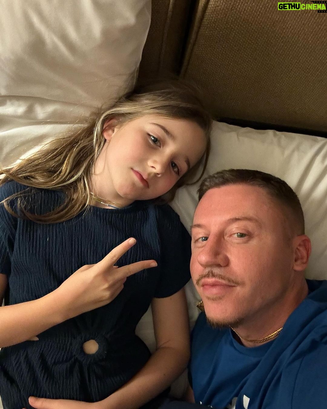 Macklemore - 99.4K Likes - Mid winter break šµ āš»