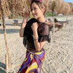 Madalsa Sharma Instagram – When Monday feels like Sunday☀️🧴🌅🏖️
.
.
.
.
#beachgirl #islandlife #madalsasharma #instamood