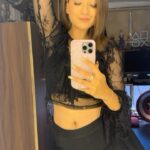 Madalsa Sharma Instagram – Weekend vibes✨💁‍♀️
.
.
.
.
#reels #reelsinstagram #madalsasharma #kavya #videooftheday #instadaily #instavideo #instagood #instamood #mood #trending #trendingreels #reelitfeelit #reelkarofeelkaro #reeloftheday #reelit #love #actorslife