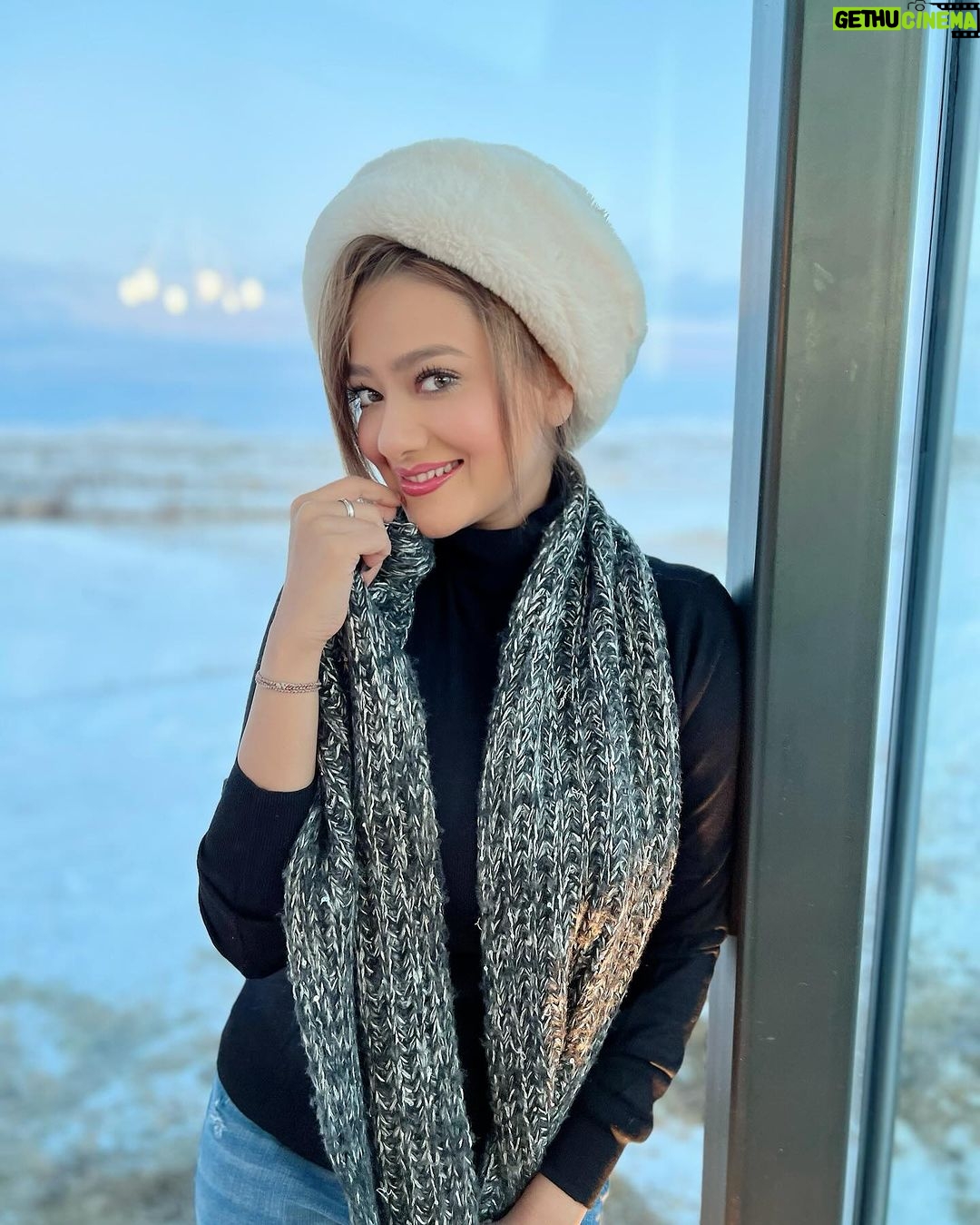 Madalsa Sharma Instagram - Out of captions today but this view❄️🌨️⛄️😍 . . . . #view #snow #madalsasharma #iceland #postoftheday #instadaily Hella, Iceland
