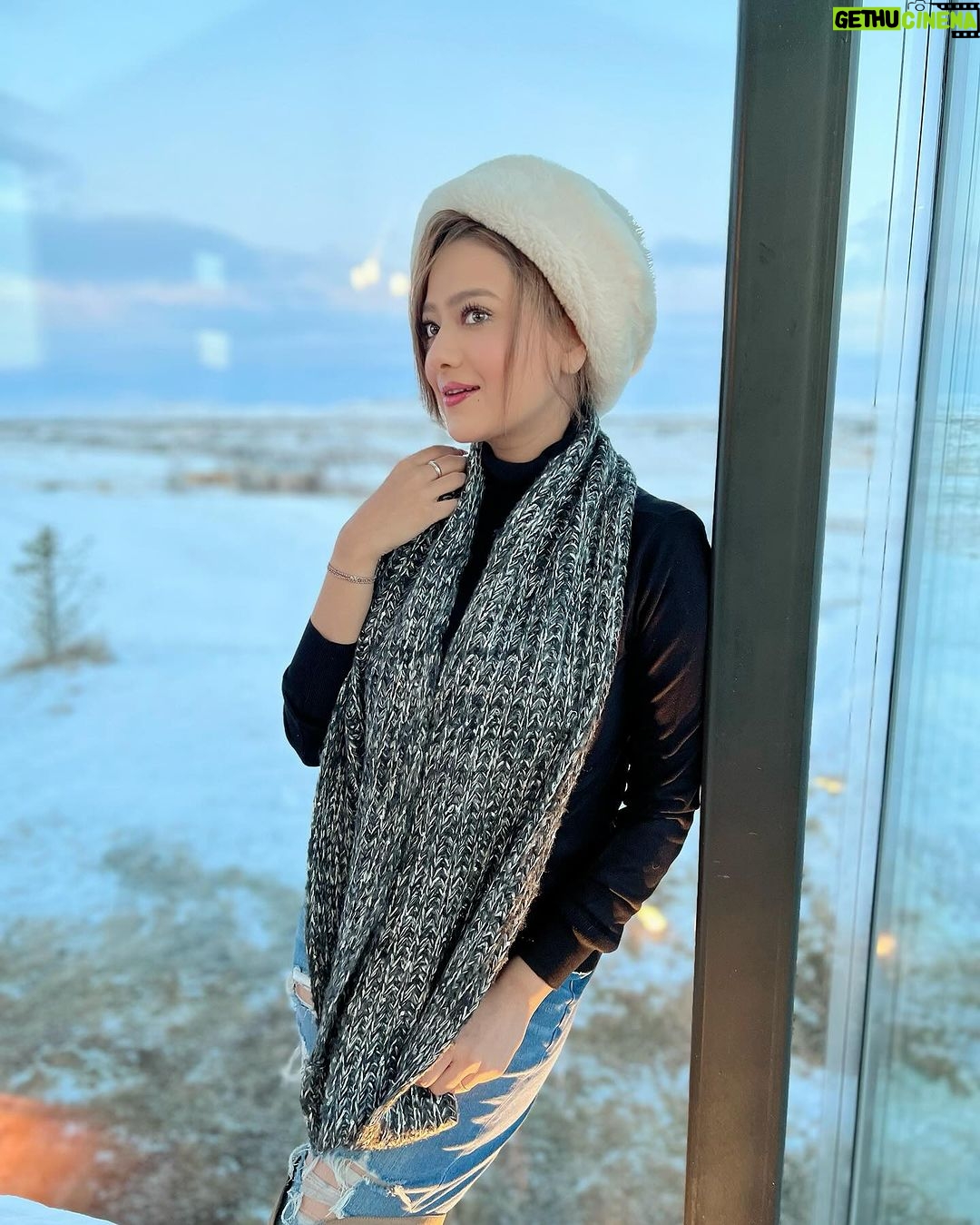 Madalsa Sharma Instagram - Out of captions today but this view❄️🌨️⛄️😍 . . . . #view #snow #madalsasharma #iceland #postoftheday #instadaily Hella, Iceland