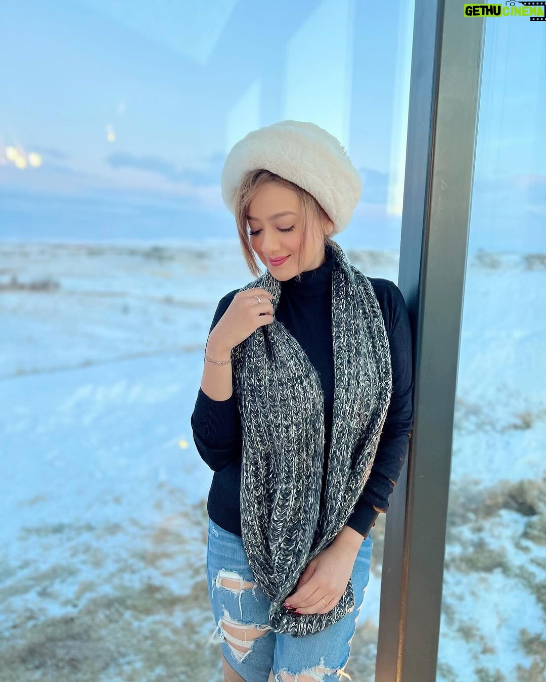 Madalsa Sharma Instagram - Out of captions today but this view❄️🌨️⛄️😍 . . . . #view #snow #madalsasharma #iceland #postoftheday #instadaily Hella, Iceland
