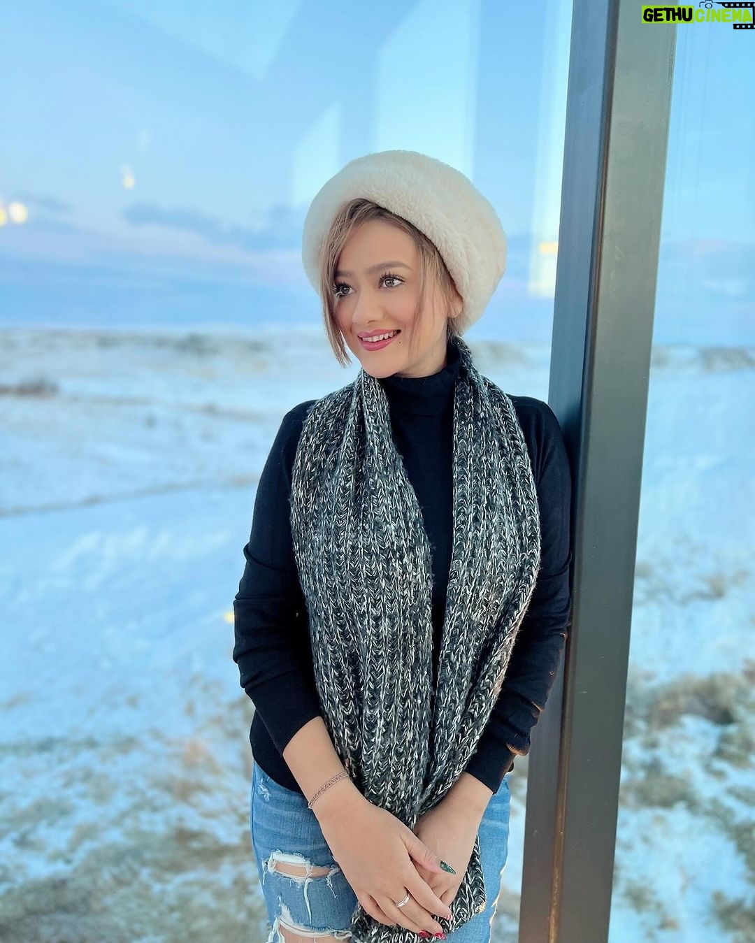 Madalsa Sharma Instagram - Out of captions today but this view❄️🌨️⛄️😍 . . . . #view #snow #madalsasharma #iceland #postoftheday #instadaily Hella, Iceland